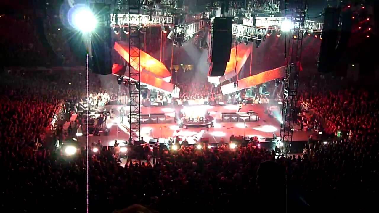 MENGINTIP PANGGUNG KONSER TERMEGAH MUSISI INTERNASIONAL