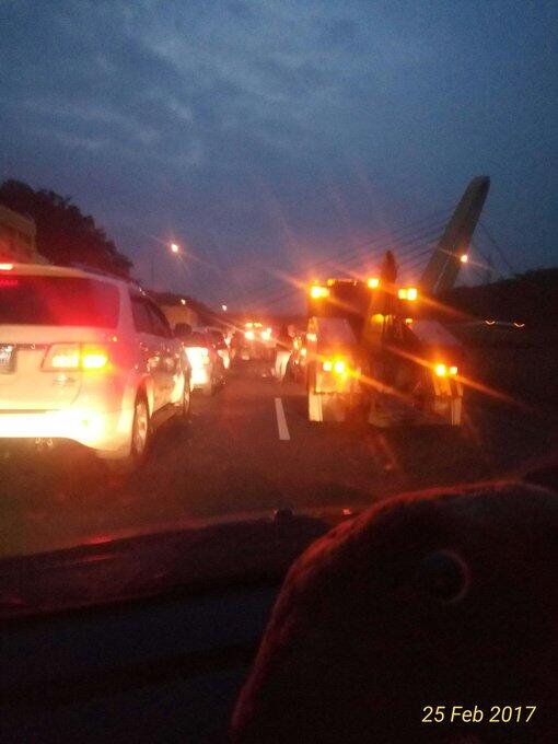 12 Kendaraan Kecelakaan Beruntun di KM 21 Tol Cikampek Arah Bandung