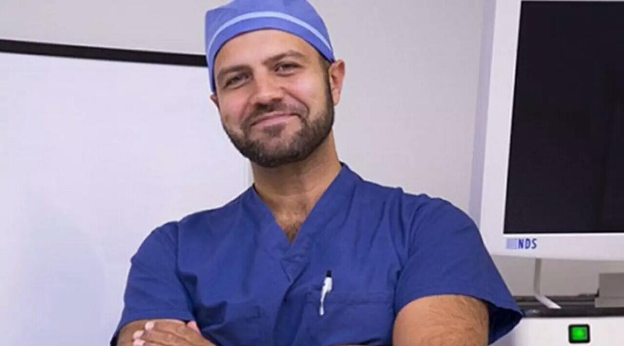 Dokter Ganteng Ini Bisa Bikin Vagina Jadi Sempurna