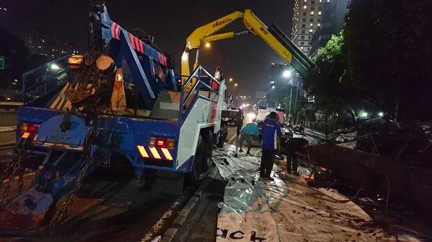 BALIHO ROBOH DEPAN RS.HARAPAN KITA