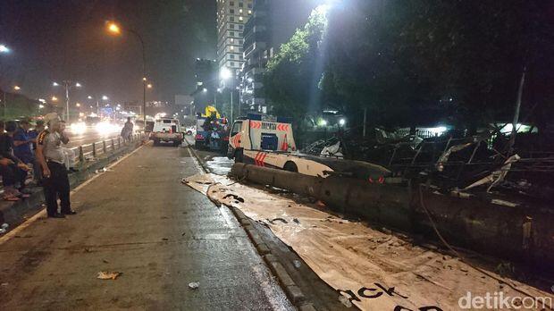 BALIHO ROBOH DEPAN RS.HARAPAN KITA