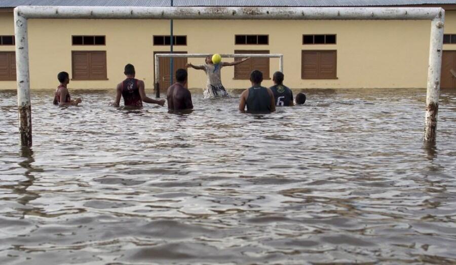 Kegiatan Positif yang Bisa Dilakukan Ketika Banjir Datang