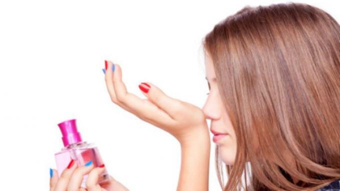 Kenali Jenis Parfum yang Tepat dan Bikin Kamu Percaya Diri ke Kantor