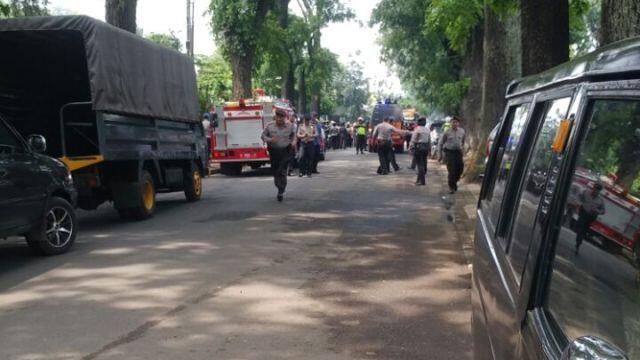 &#91;BREAKING NEWS&#93; Ledakan dan Baku Tembak di Bandung