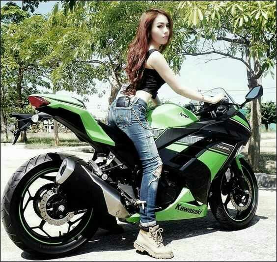 Dua cewek spesialis pencuri motor babakbelur dihajar warga