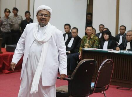Alasan Kuasa Hukum Ahok Menolak Rizieq Shihab