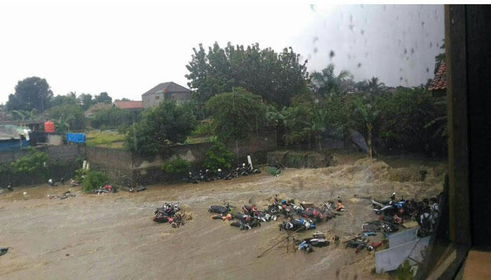 Detik Detik Banjir Bandang Menerjang SMA 2 Bogor