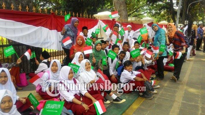 Siswa SD yang Menyambut Raja Arab di Bogor Wajib Pakai Baju Muslim