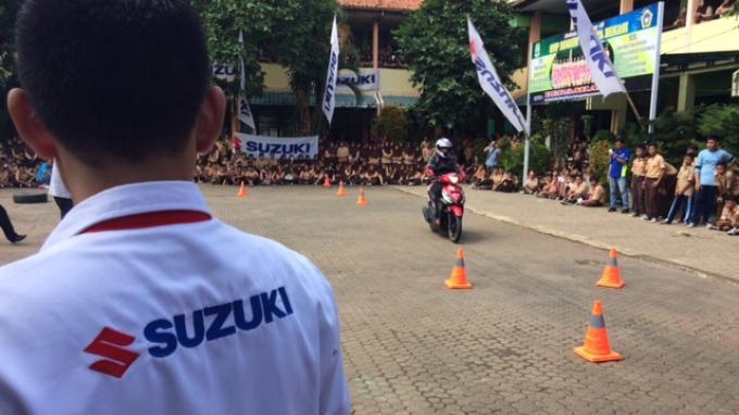Giliran SMP 14 Bintara Disambangi Program Suzuki ‘GESIT’