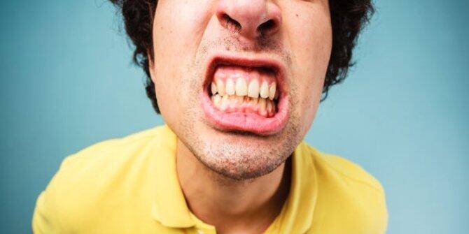 6 Bahaya ngeri tak terduga saat kamu pakai tusuk gigi, sudah tahu?