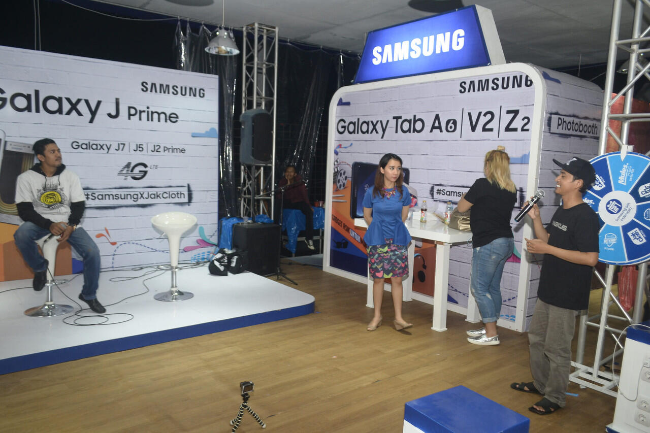&#91;FR&#93; ASYIQUE &amp; KECE ABIS BOOTH SAMSUNG DI #SamsungXJackCloth MALANG