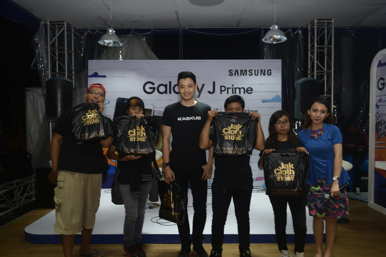 &#91;FR&#93; ASYIQUE &amp; KECE ABIS BOOTH SAMSUNG DI #SamsungXJackCloth MALANG