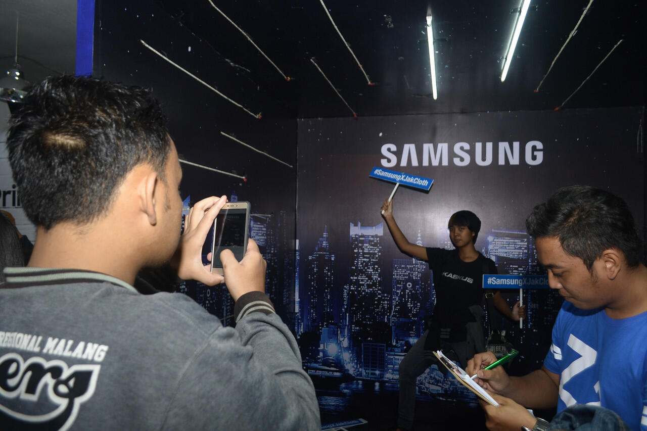 &#91;FR&#93; SAMSUNG SEMAKIN KECE BADAI DI #SamsungXJakCloth MALANG