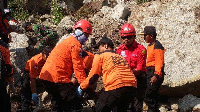 Pencarian Tugiyem Korban Longsor di Dusun Jentir Dihentikan Sementara