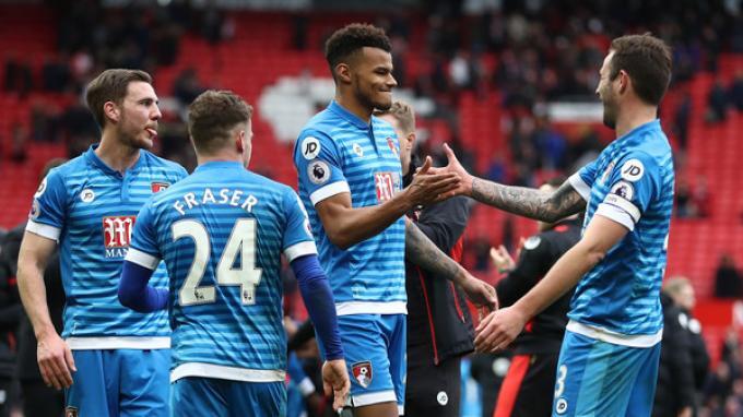 Manchester United vs Bournemouth: Tyrone Mings Kena Sikut Zlatan Ibrahimovic