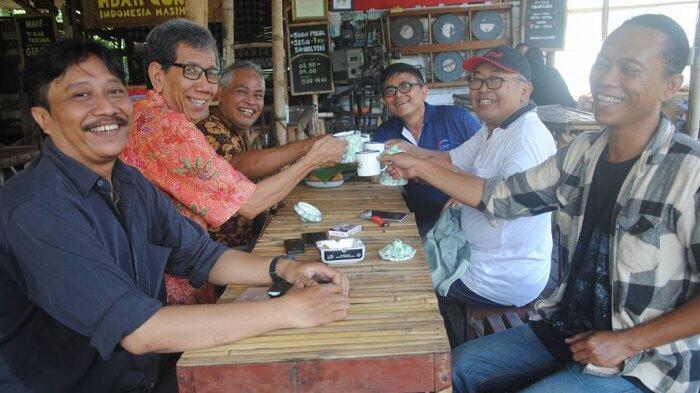 Lukisan Ini Pasti Laku Karena Kolektor Yang Kita Datangi