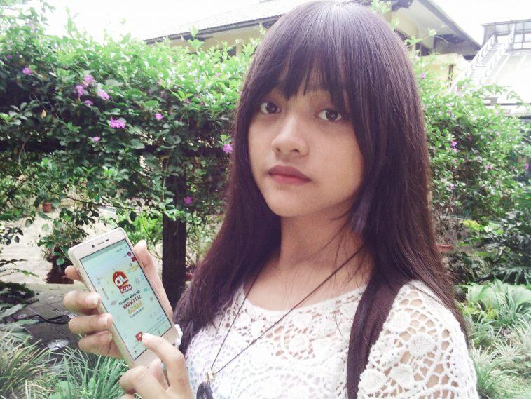 Cewek Cantik Ini Masih SMA Udah Jadi Komikus Profesional