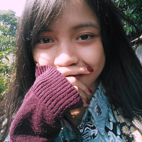 Cewek Cantik Ini Masih SMA Udah Jadi Komikus Profesional