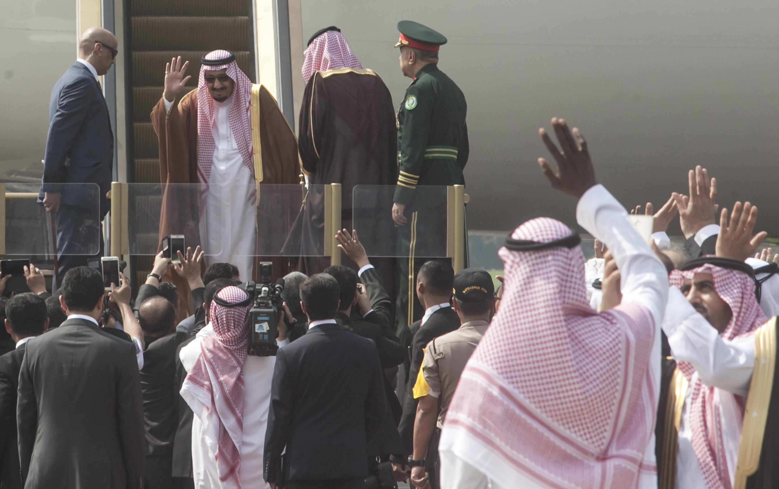 Seorang Wanita Terobos Hotel Tempat Menginap Raja Salman