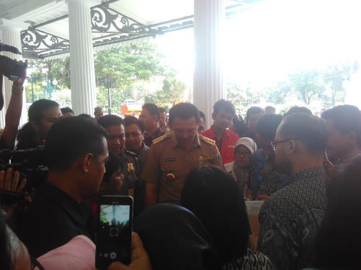 Antrean untuk Bertemu Ahok Membludak