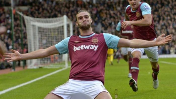 West Ham vs Chelsea: Conte Cemas Carroll Kembali