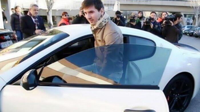 Lionel Messi Hamburkan Duit untuk Borong Banyak Mobil Mewah