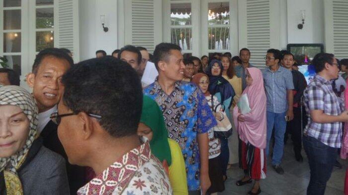 Ahok Akan Cuti Kampanye Lagi, Warga yang Mau Mengadu Membludak di Balai Kota