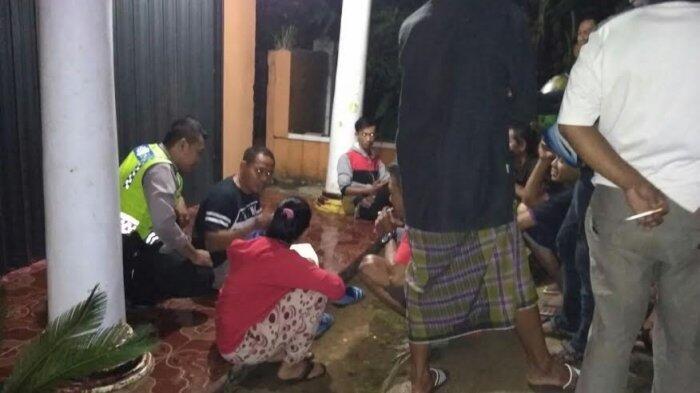 Gadis Berparas Ayu Dipaksa Buka Helm, Pelaku Lalu Siramkan Air Keras