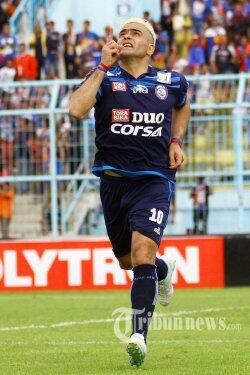 Cristian Gonzales Cetak Lima Gol Saat Arema FC Kalahkan Semen Padang