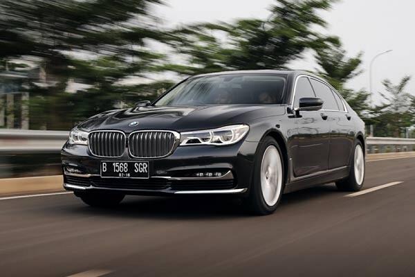 BMW Series 7 Jadi Mobil Andalan Delegasi KTT IORA 2017