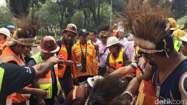 Bupati Mimika: Demo Karyawan Freeport, Pasukan Nasi Bungkus