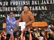 Kontroversi kicauan Ernest Prakasa soal Zakir Naik