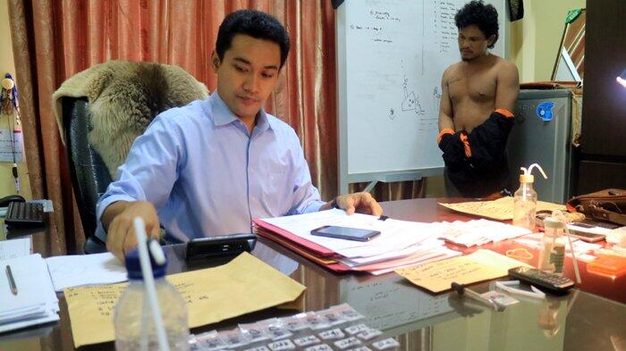 Residivis Kasus Narkoba Ditangkap Polisi di Hadapan Anak Istrinya