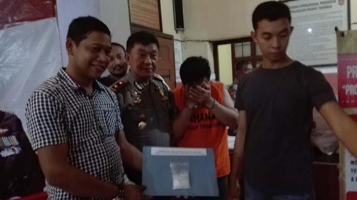 Ngebut Saat Kendarai Sepeda Motor, Pembawa 51,82 Gram Sabu Dihentikan Polisi