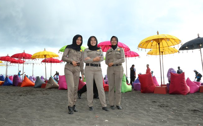 Sensasi Mengunjungi Pantai Syariah Khusus Wanita di Banyuwangi