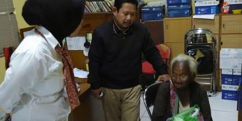 Nenek Supini yang Dipaksa Mengemis: Saya Mau Pulang..