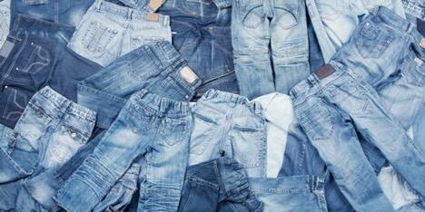 Ingin Celana Jeans Tahan Lama? Pakai 4 Trik Ini