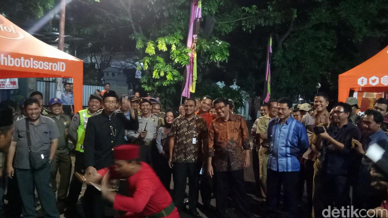 Usai Pelantikan Plt Gubernur, Djarot Resmikan Pujasera Blok S