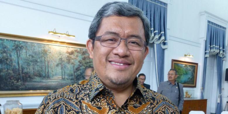 Ditanya Soal Banjir Kabupaten Bandung, Aher Buru-Buru Naik Mobil