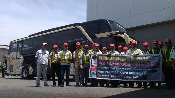 Pengusaha Bus Pariwisata di DIY Melihat dari Dekat Proses Perakitan Bus