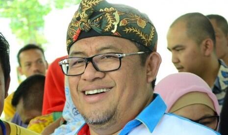Aher Dapat Anugerah Pena Emas dari PWI