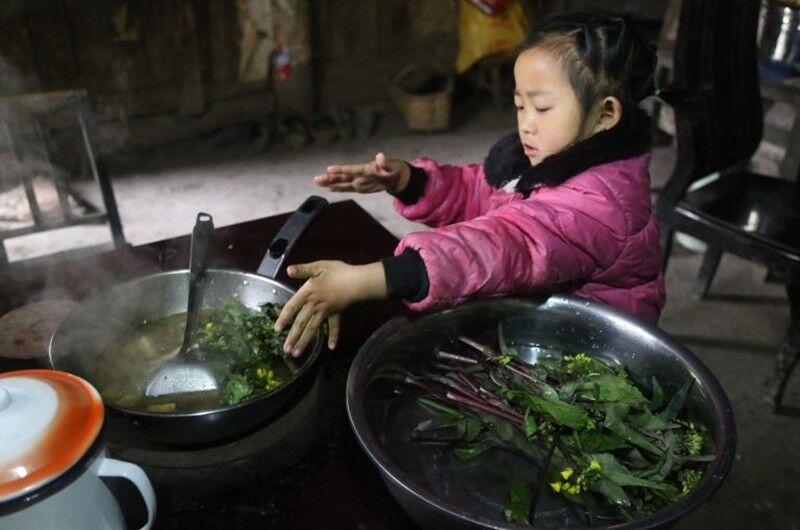 Gadis Cilik Usia 5 Tahun, Seorang Diri Mengurus Nenek dan Nenek Buyutnya