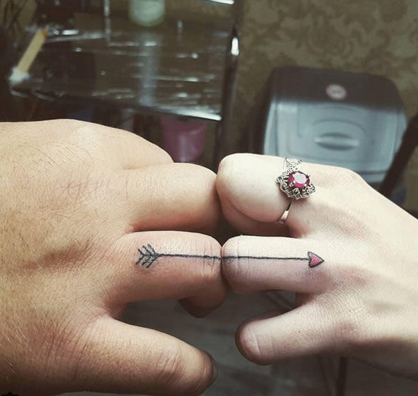 8 Tato Cincin Tunangan Anti Mainstream