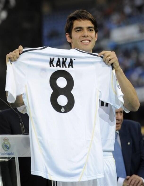 Первый номер в футболе. Kaka Реал. Kaka футболист real. Kaka 19. Кака Реал Мадрид.