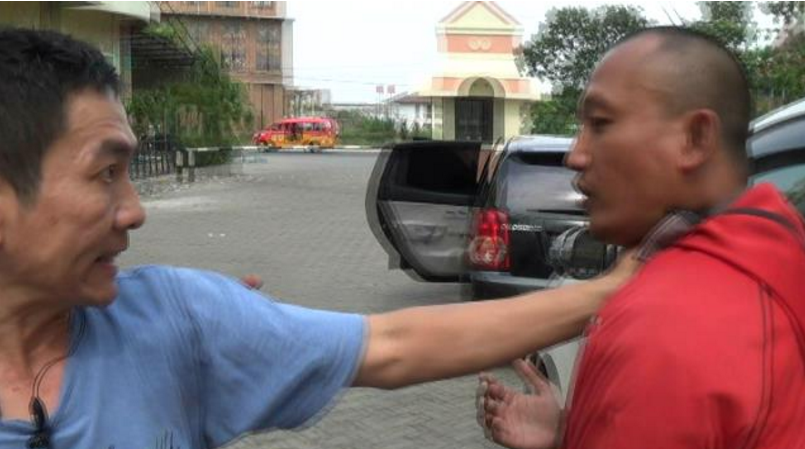 Pemilik Gudang Ilegal Ini Ancam Tembak Dan Cekik Wartawan