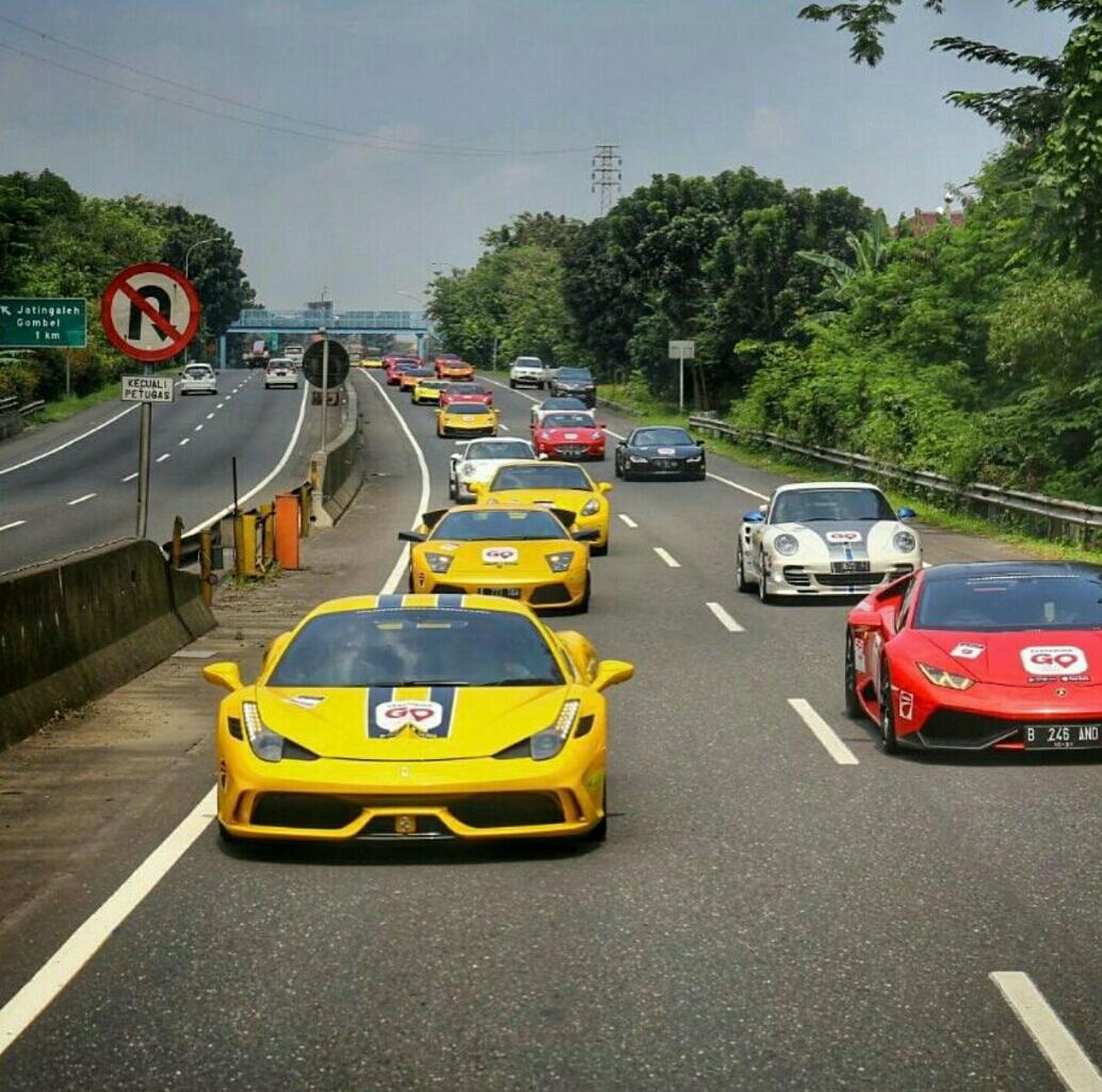 Gak Cuma Dubai Yang Bisa Macet Mobil Keren,Indonesia Juga Bisa...!