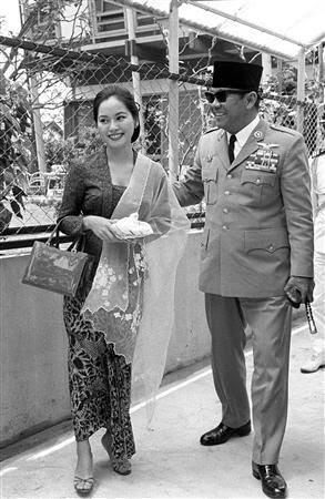 Unggah Gambar Bugil, Pevita Pearce Tuai Kontroversi