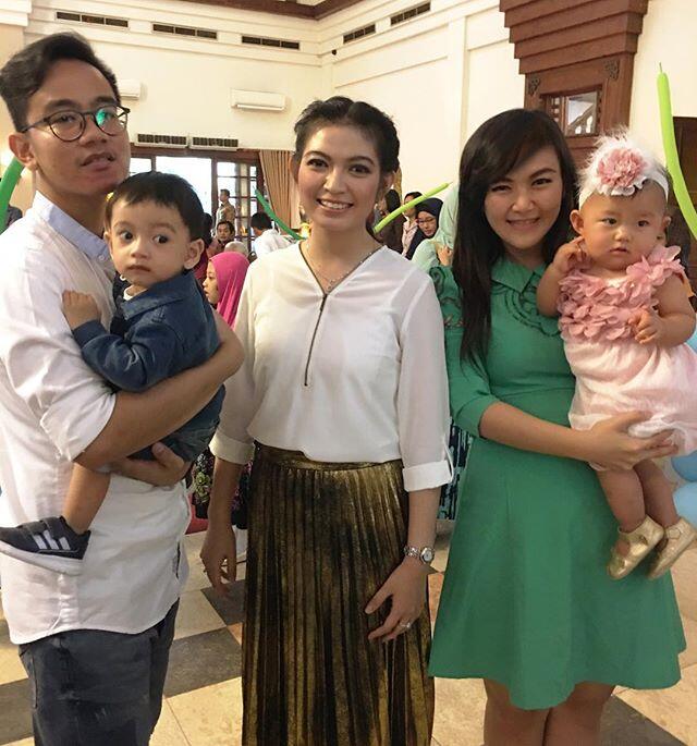 Selvi Ananda - Mantu Presiden Jokowi yang Makin Cantik Meski Sudah Memiliki Anak