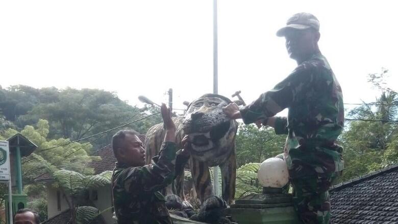 Ramai di Medsos, Patung Macan 'Lucu' Koramil Cisewu Dibongkar