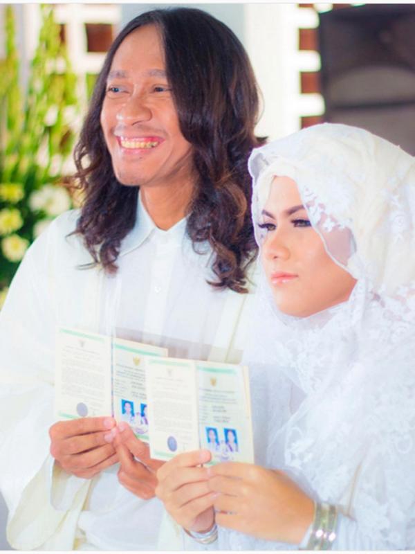 4 Gaya Evelyn Nada Anjani yang Makin Terlihat Perempuan